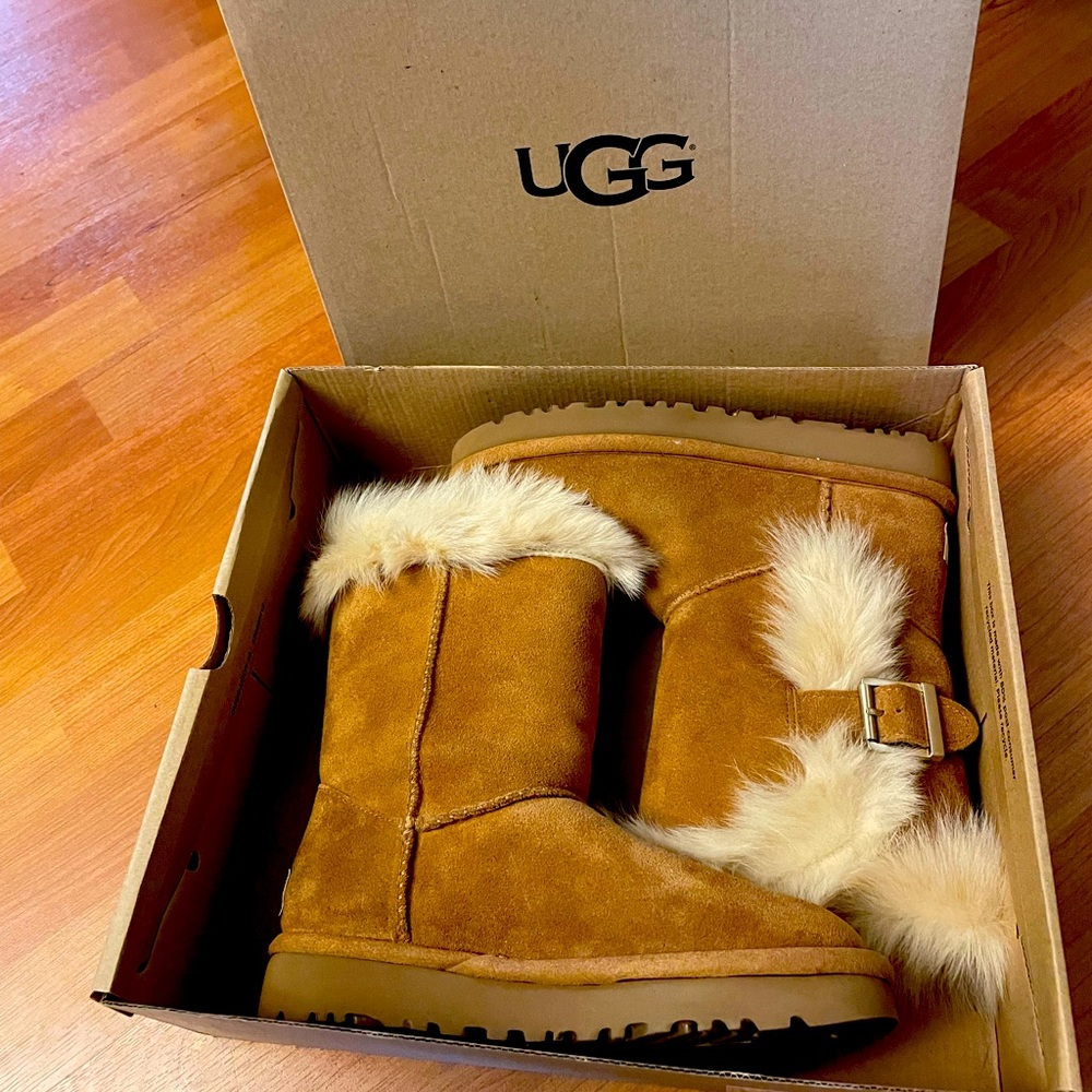 Women 6 UGG boots